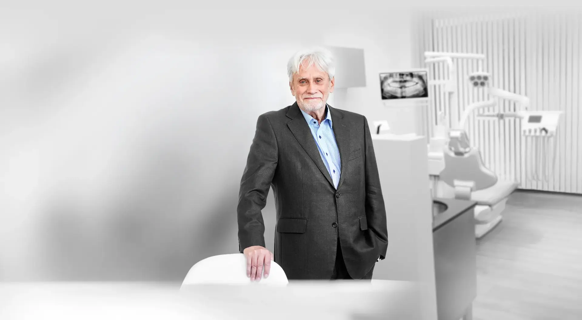 Home BWL trifft Zahnmedizin Hero Professor 2000x1100px